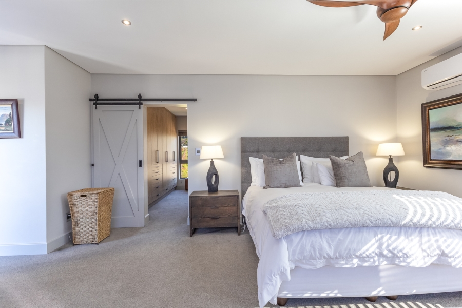 4 Bedroom Property for Sale in Lemoenkloof Western Cape